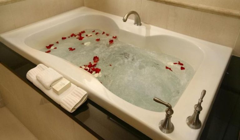 Luxury Suites International At The Signature