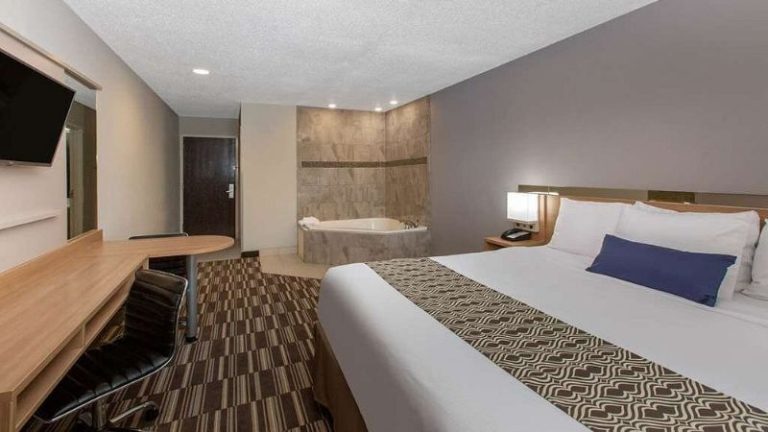 Microtel Inn & Suites by Wyndham Augusta Riverwatch