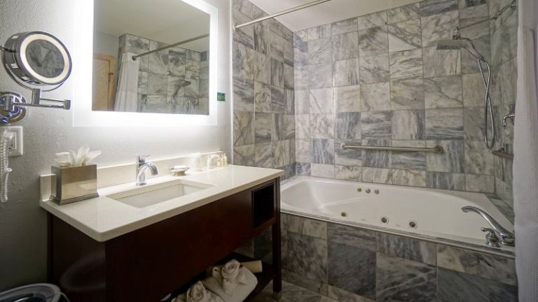 Mill Creek Hotel