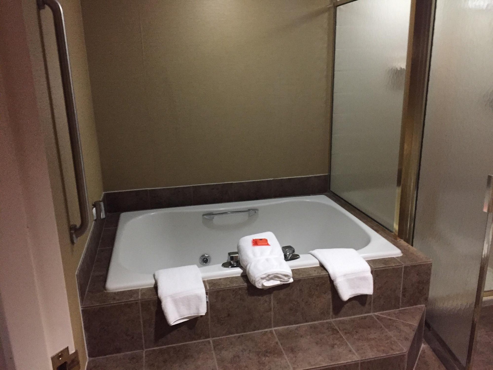 Oneida Hotel: the Room with Spa tub in Green Bay, WI