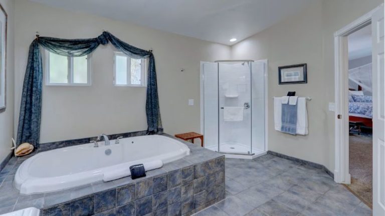 Pelican Cove Inn