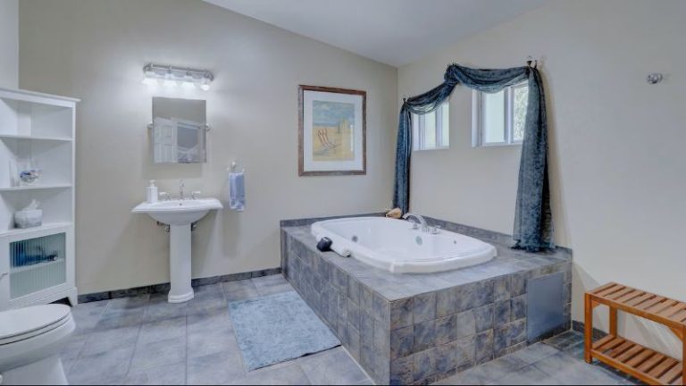 Pelican Cove Inn