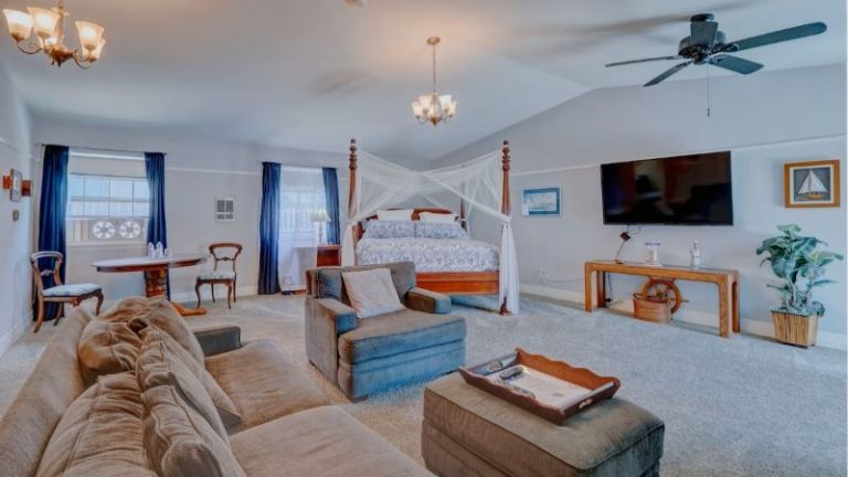 Pelican Cove Inn
