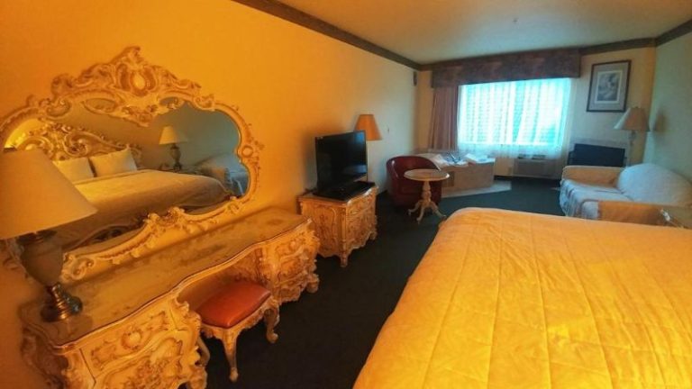 Palace Inn & Suites