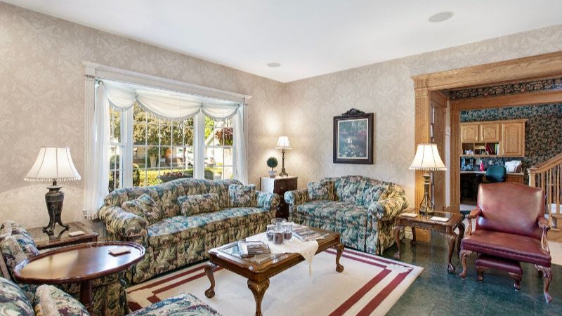PrairieSide Suites Bed & Breakfast, room with private jacuzzi, photo 6