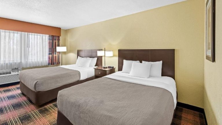 Quality Inn and Suites Des Moines airport