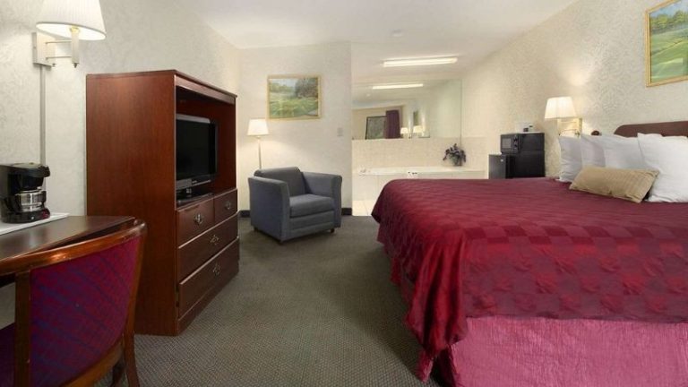 Days Inn by Wyndham Augusta Fort Eisenhower