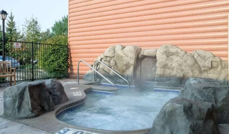Rapid River Lodge