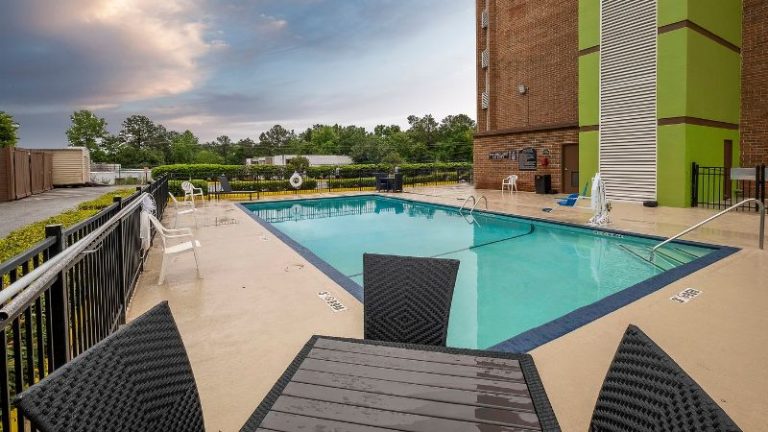 Red Roof Inn & Suites Macon