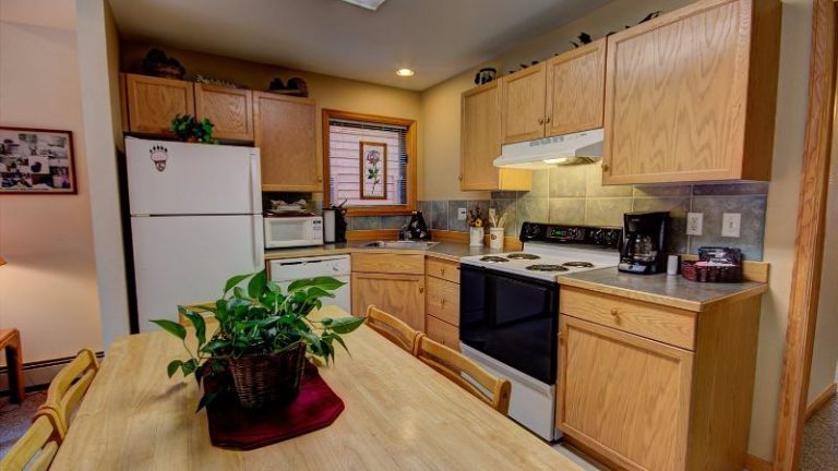 River Stone Resorts and Bear Paw Suites