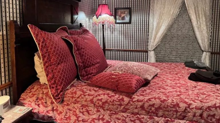 Rosevine Inn Bed & Breakfast and Extended Stay Lodging