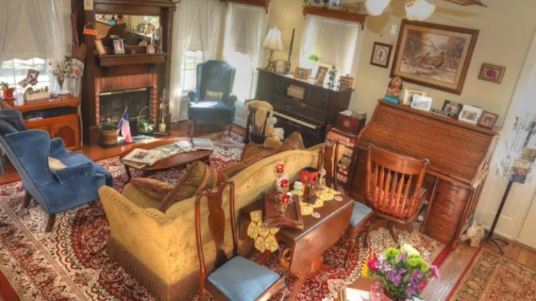 Rosevine Inn Bed & Breakfast and Extended Stay Lodging
