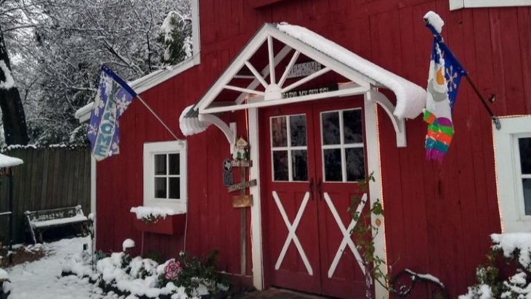 Rosevine Inn Bed & Breakfast and Extended Stay Lodging