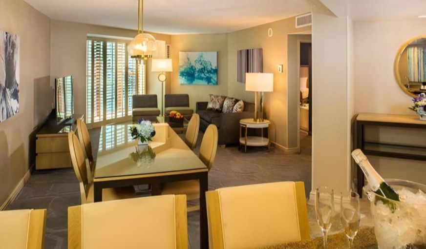 Sam’s Town Hotel & Gambling Hall, room with private jacuzzi, photo 3