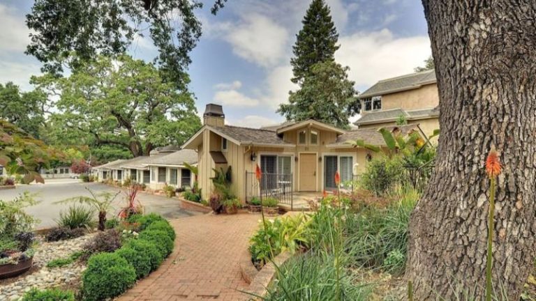 Saratoga Oaks Lodge
