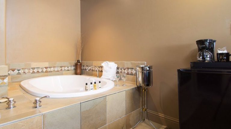 Secrets Inn
