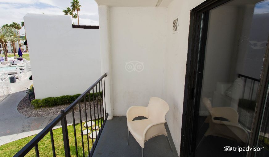 Serene Vegas Boutique Hotel, room with private jacuzzi, photo 4