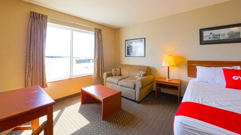 Siletz Bay Beachfront Hotel by OYO Lincoln City