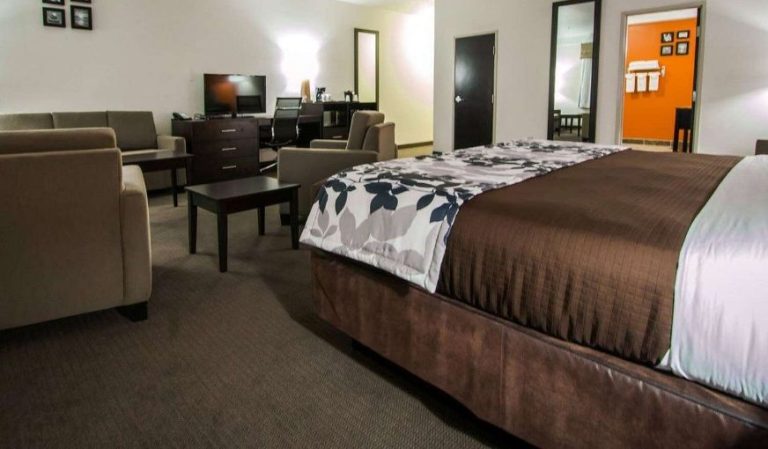 Sleep Inn & Suites And Conference Center Downtown