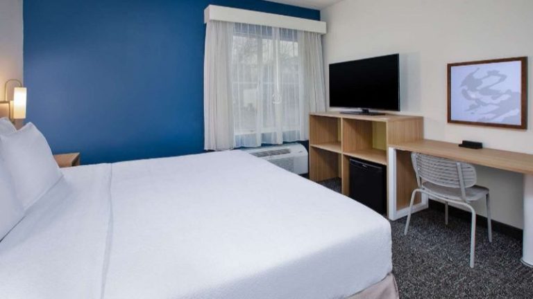 Spark By Hilton Walker Grand Rapids North