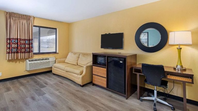 Super 8 by Wyndham Eddyville/Kuttawa