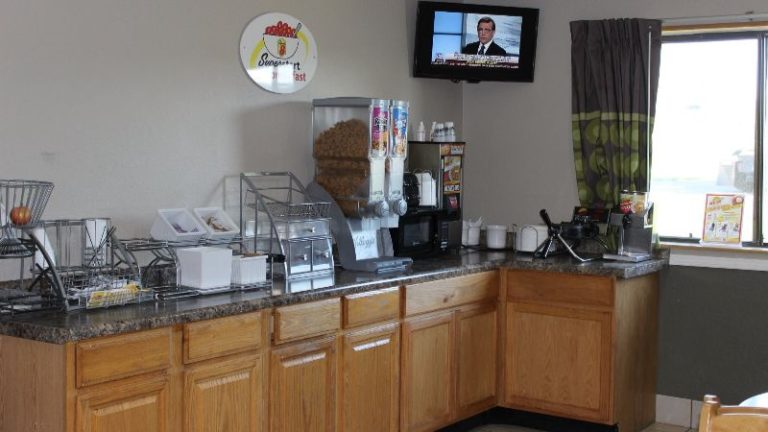 Super 8 by Wyndham Wyoming/Grand Rapids Area