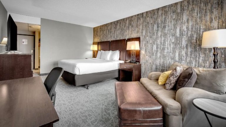 The Academy Hotel Colorado Springs