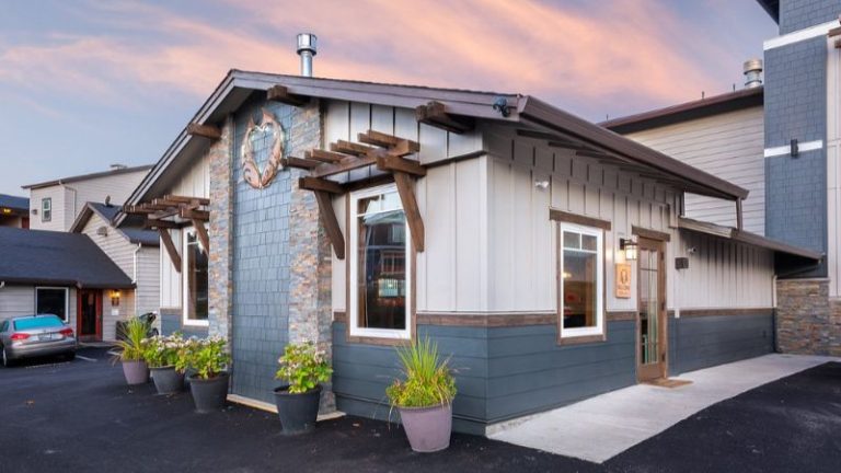The Coho Oceanfront Lodge