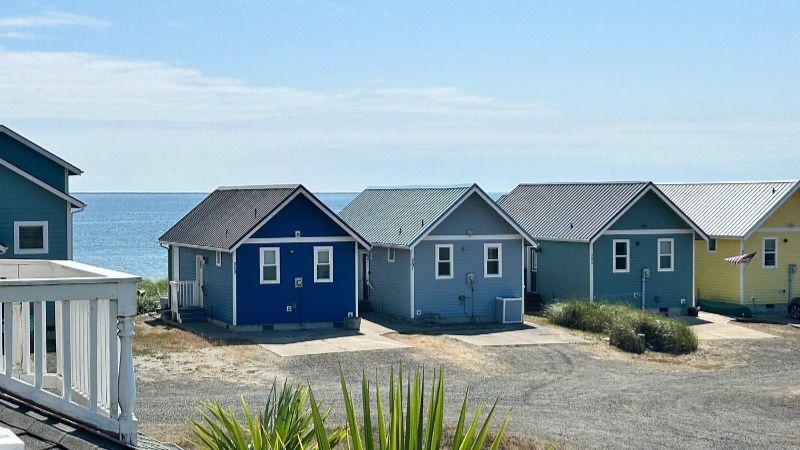 The Collins Inn and Seaside Cottages, room with private jacuzzi, photo 5