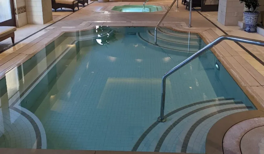 The Mansion at MGM Grand, room with private jacuzzi, photo 6