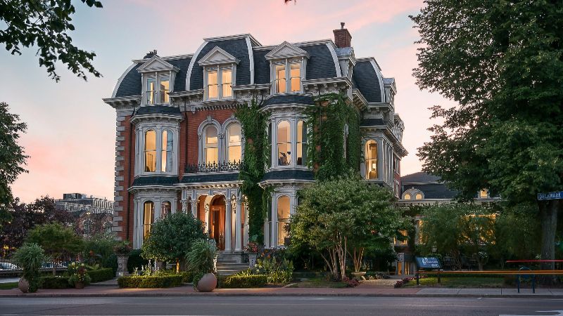 The Mansion on Delaware Avenue, room with private jacuzzi, photo 6