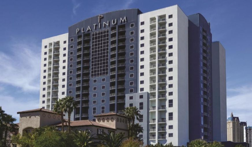 The Platinum Hotel, room with private jacuzzi, photo 8