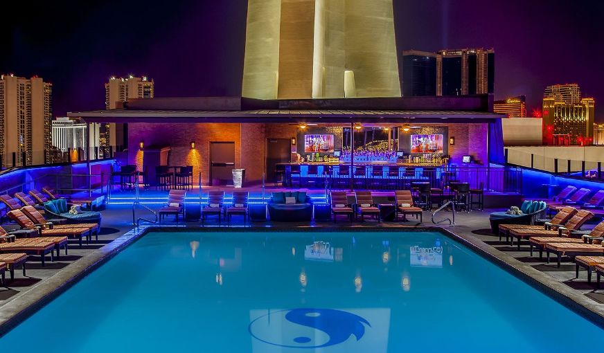 The STRAT Hotel, Casino & Tower, room with private jacuzzi, photo 8