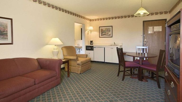 Travelodge by Wyndham Hudsonville