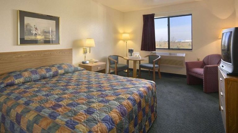 Travelodge by Wyndham Hudsonville