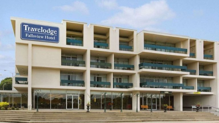 Travelodge by Wyndham Niagara Falls Fallsview