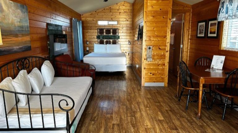 Westport Marina Cottages Motel