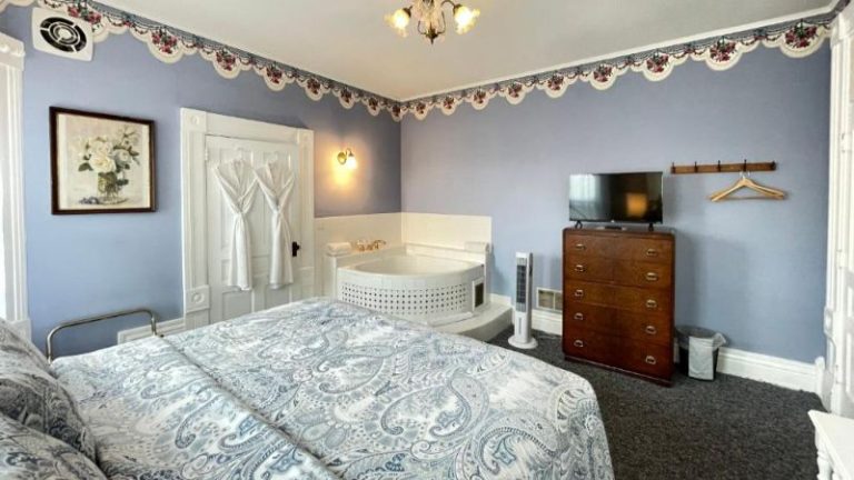 White Rose Inns & Motel
