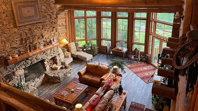 Wildberry Lodge, room with private jacuzzi, photo 6