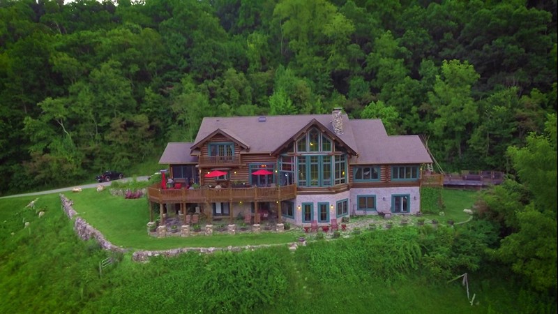 Wildberry Lodge, room with private jacuzzi, photo 8