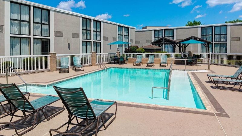 Wyndham Riverfront Little Rock, room with private jacuzzi, photo 6