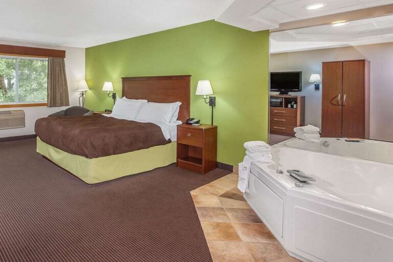 AmericInn by Wyndham Stillwater