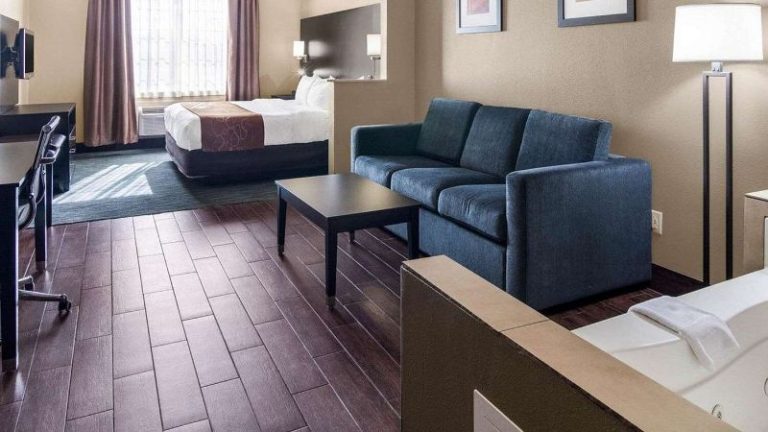 Comfort Suites
