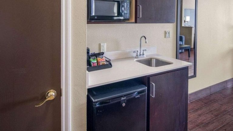 Comfort Suites