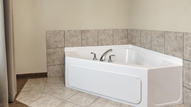 Holiday Inn Express & Suites Madison-Verona, an IHG Hotel