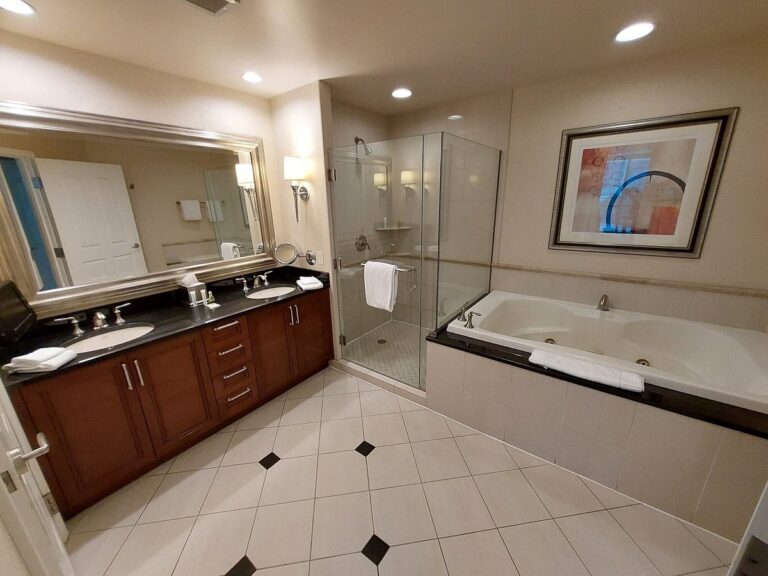 Luxury Suites International At The Signature