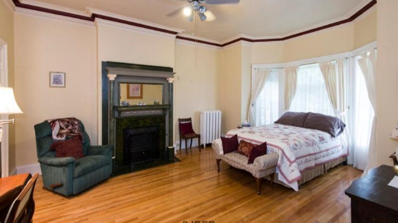 A Tanners Home Inn Bed and Breakfast, room with private jacuzzi, photo 2