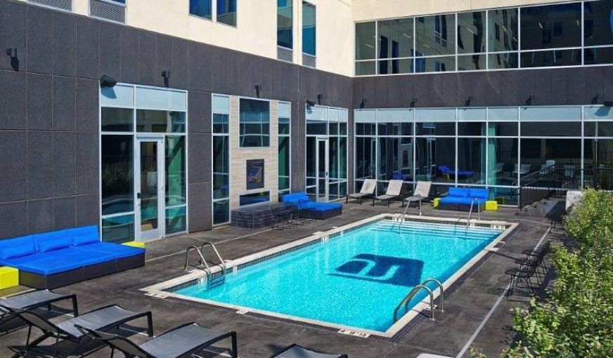 Aloft Oklahoma City Downtown – Bricktown, room with private jacuzzi, photo 7