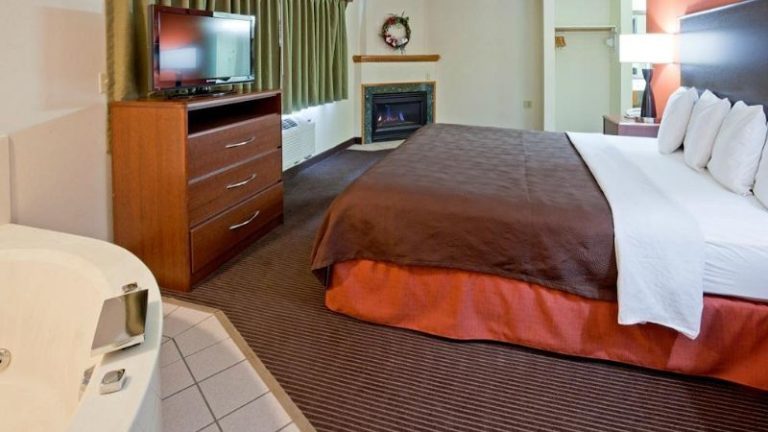 AmericInn by Wyndham Coon Rapids