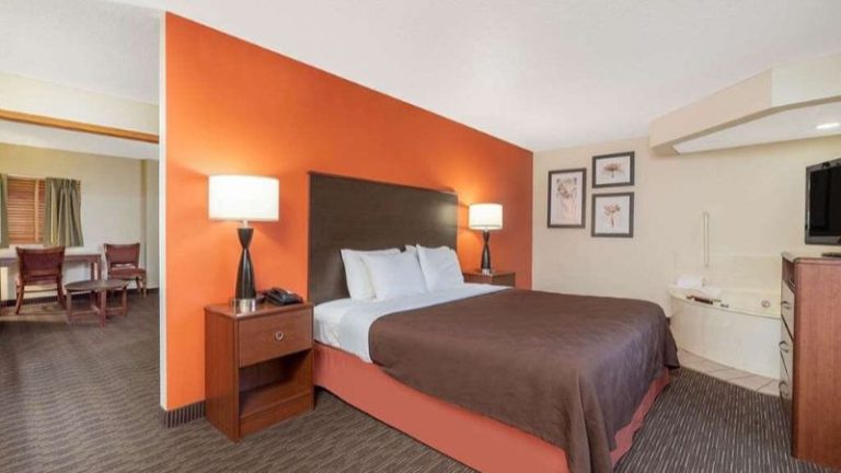 AmericInn by Wyndham Coon Rapids
